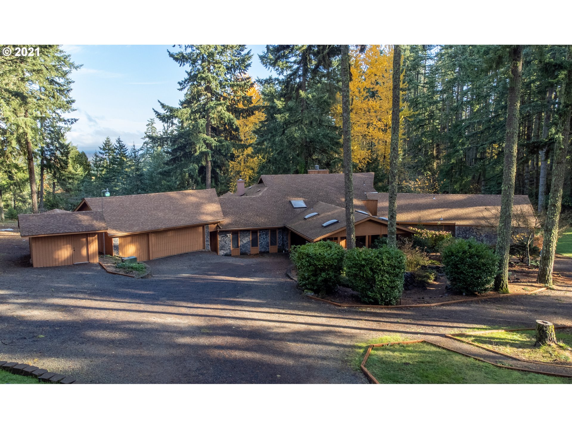 31434 Fox Hollow Road Eugene, OR 97405 - Photo 1 of 31 Gallery Image 1