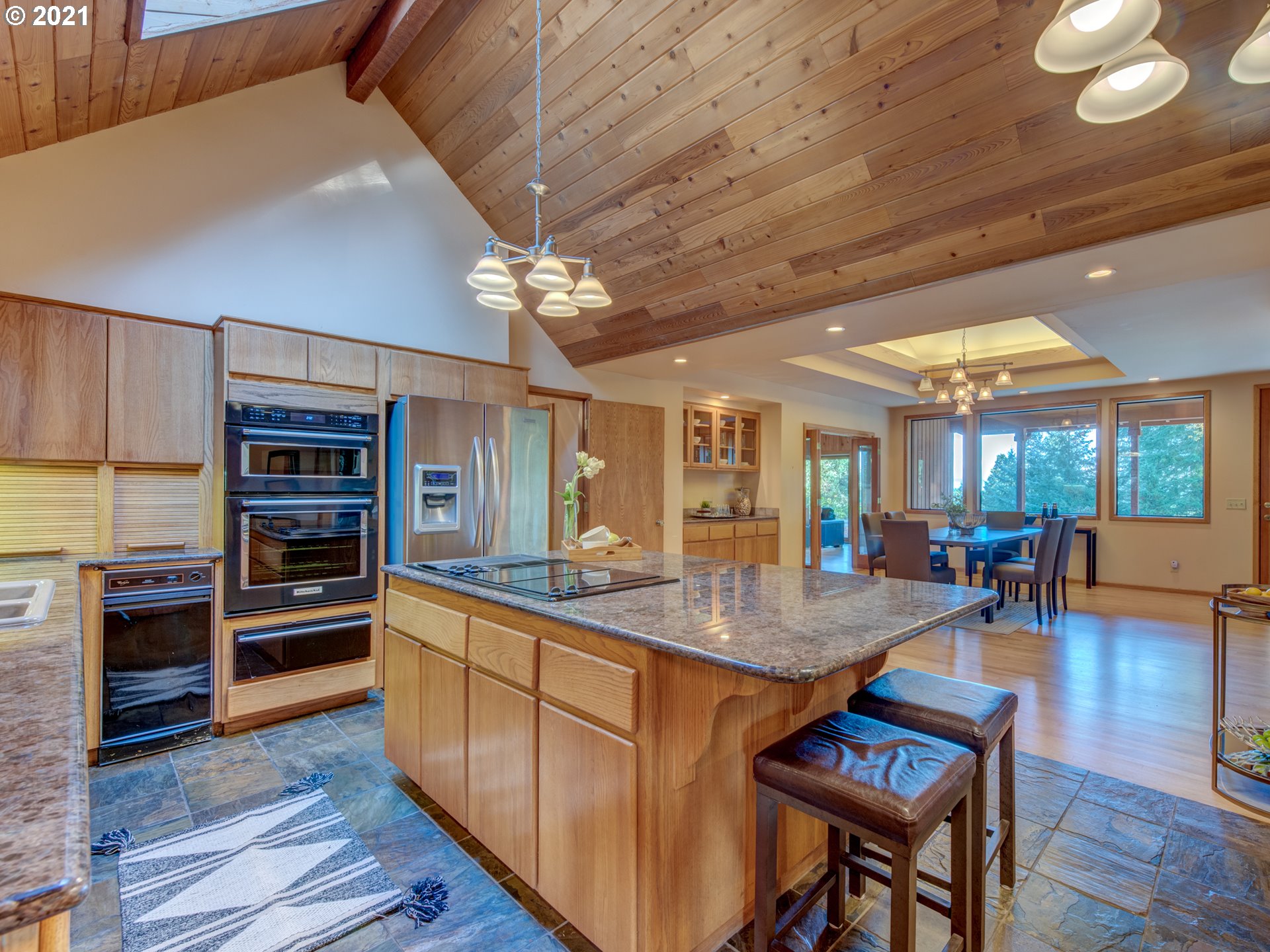 31434 Fox Hollow Road Eugene, OR 97405 - Photo 12 of 31 Gallery Image 12