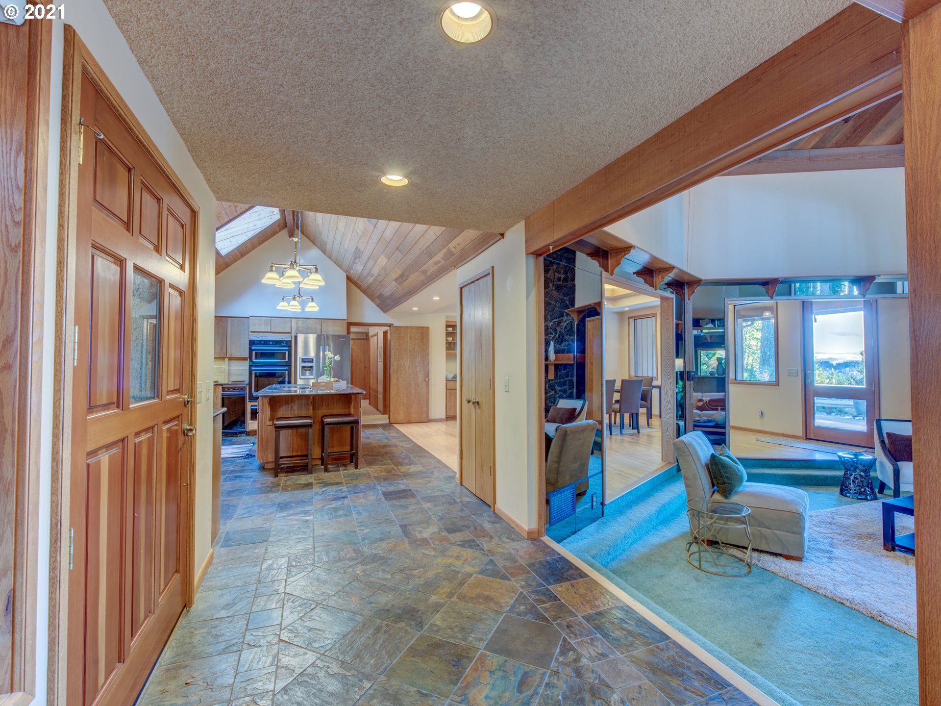 31434 Fox Hollow Road Eugene, OR 97405 - Photo 14 of 31 Gallery Image 14