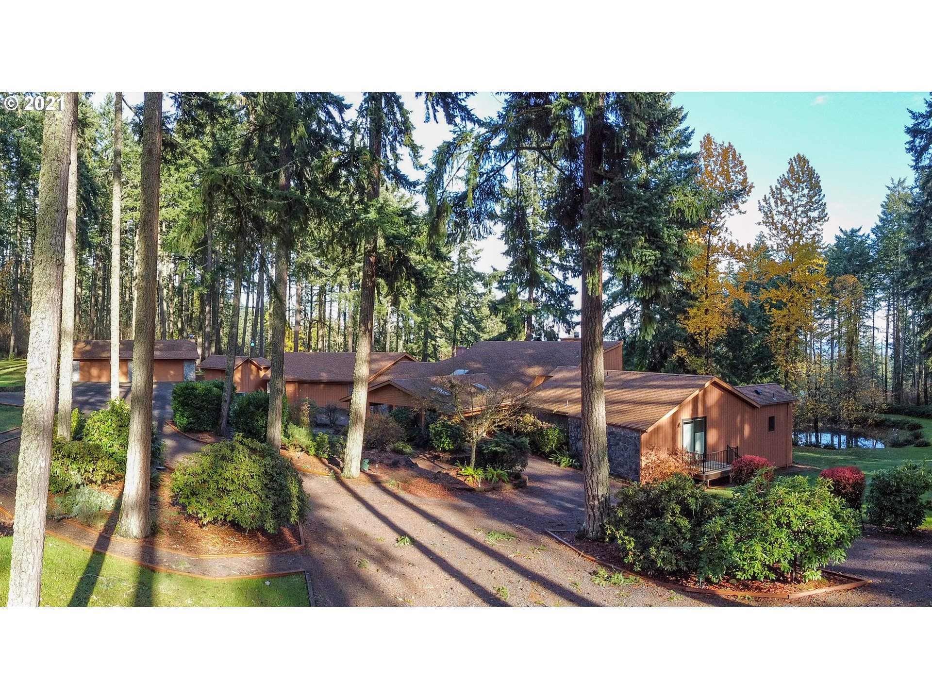 31434 Fox Hollow Road Eugene, OR 97405 - Photo 3 of 31 Gallery Image 3