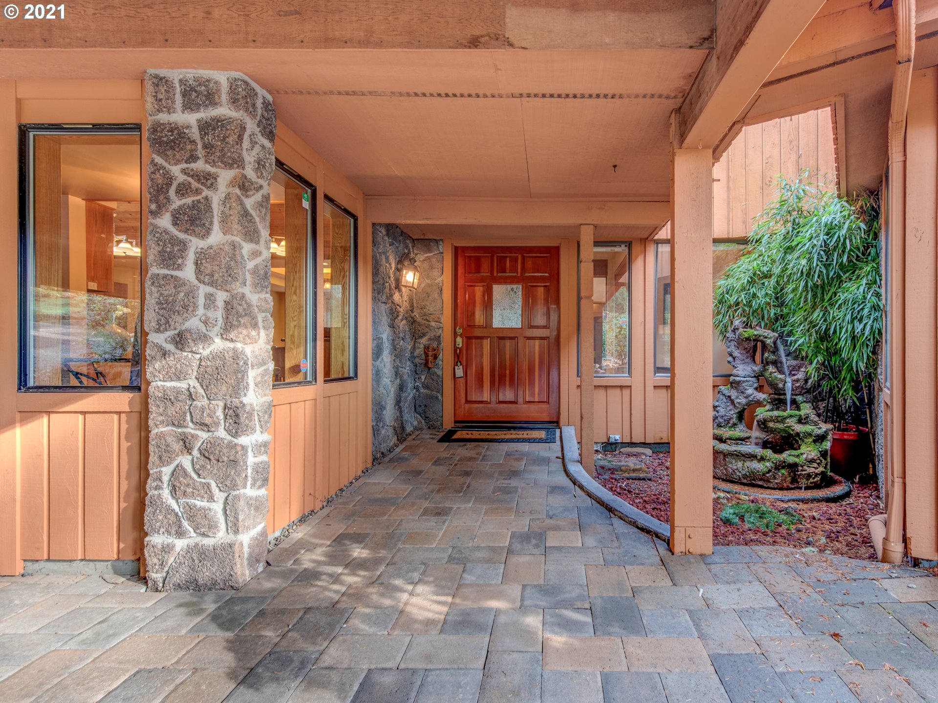 31434 Fox Hollow Road Eugene, OR 97405 - Photo 5 of 31 Gallery Image 5