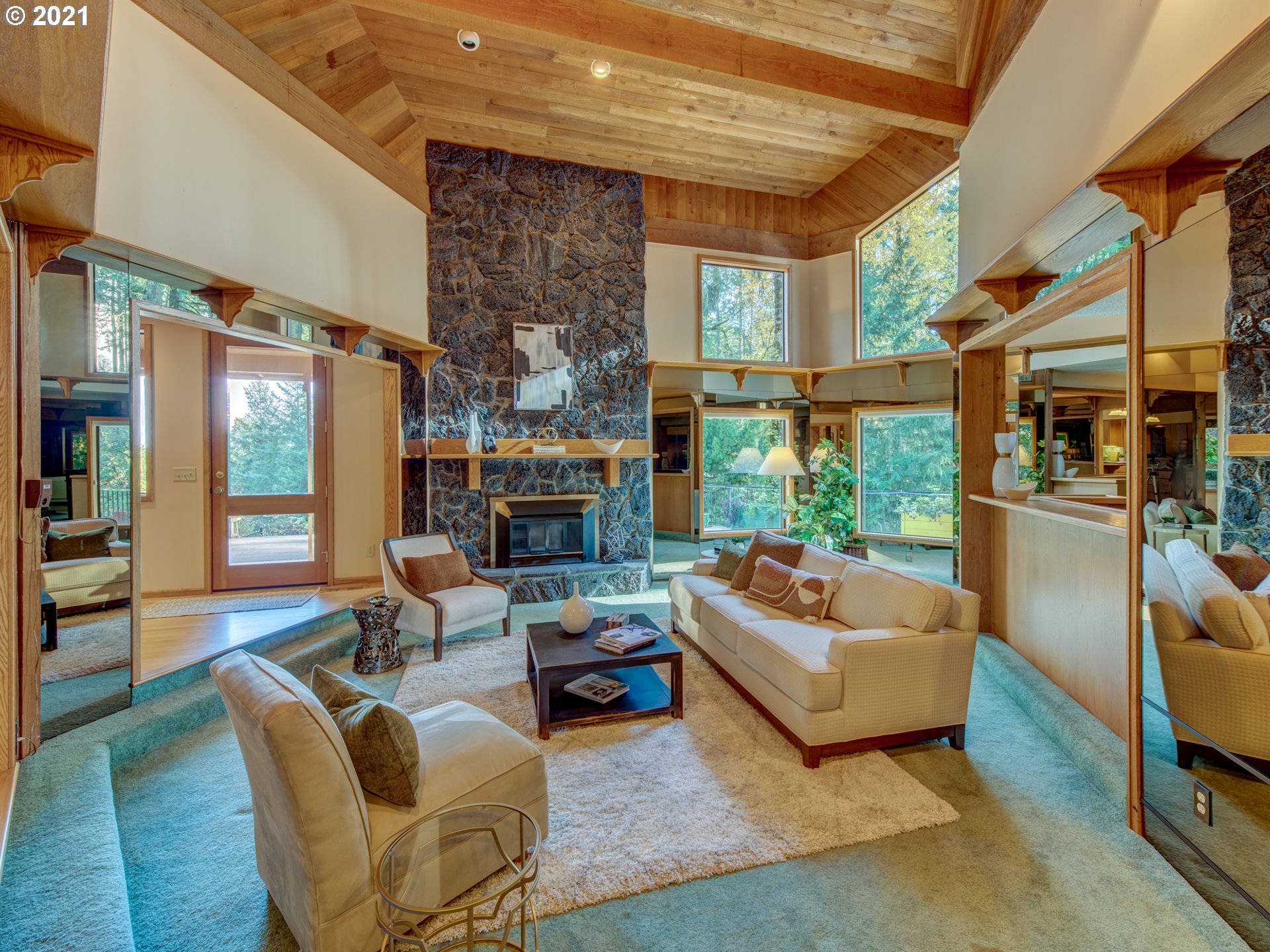 31434 Fox Hollow Road Eugene, OR 97405 - Photo 6 of 31 Gallery Image 6