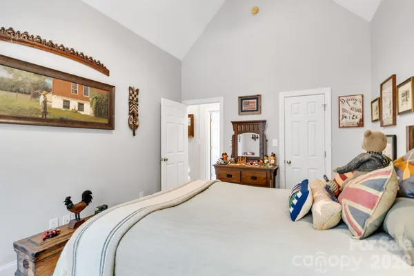 $599,000 | 112 Wren Court, Lake Lure, NC 28746