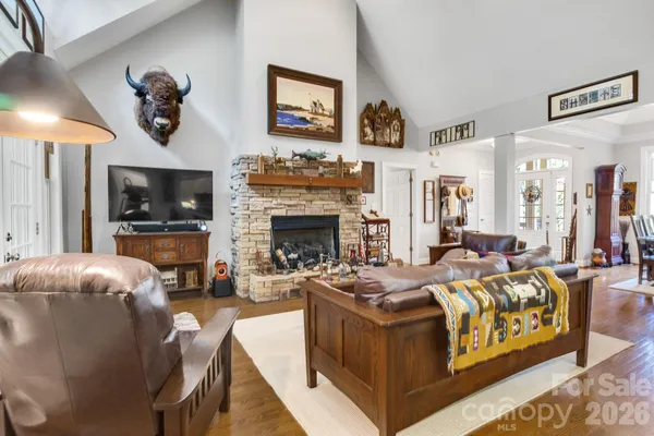 $599,000 | 112 Wren Court, Lake Lure, NC 28746