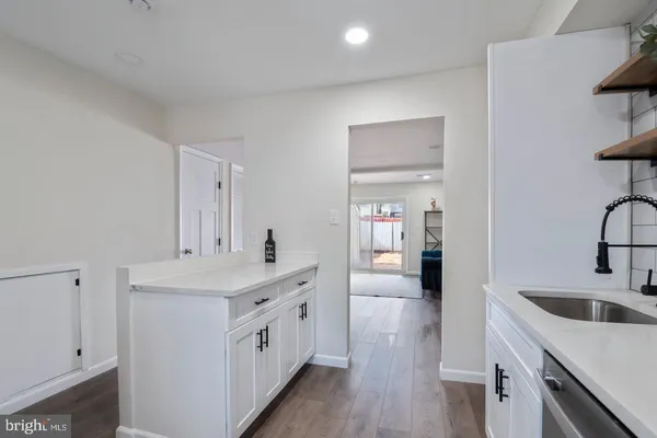 $2,300 | 7616 Somerset Lane, Manassas, VA 20111