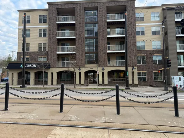 $250,000 | 2900 University Avenue Southeast, Unit 402, Minneapolis, MN 55414