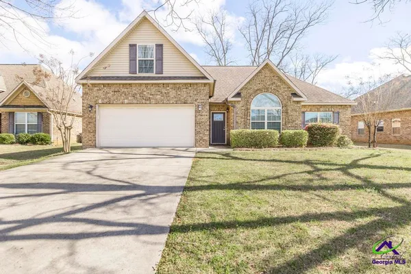 $325,000 | 202 Greythorne Drive, Kathleen, GA 31047