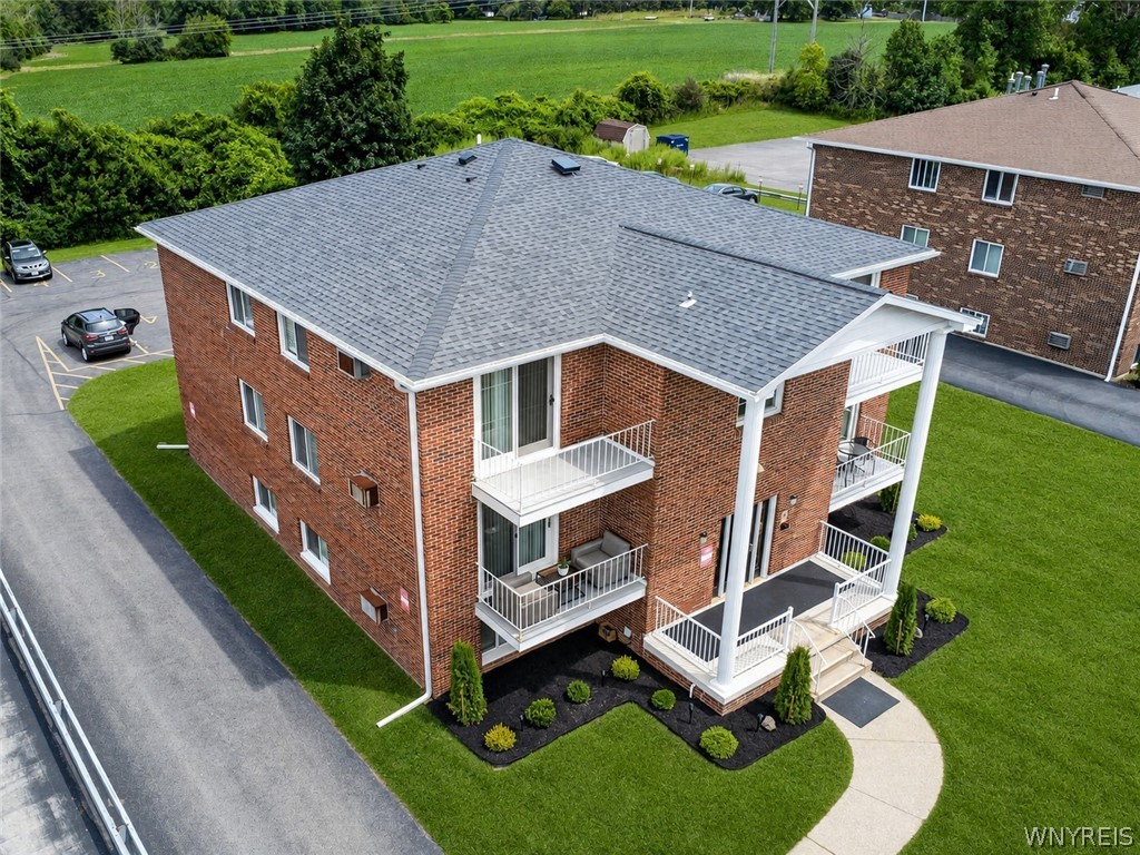 6293 Robinson Road Lockport Town, NY 14094 - Photo 6 of 39 Gallery Image 6