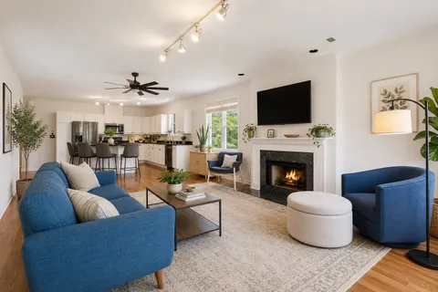 $399,900 | 4232 North Harding Avenue, Unit 2N, Chicago, IL 60618