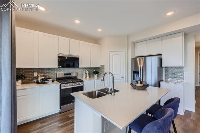 4806 Truscott Road Colorado Springs, CO 80925 - Photo 8 of 26 Gallery Image 8