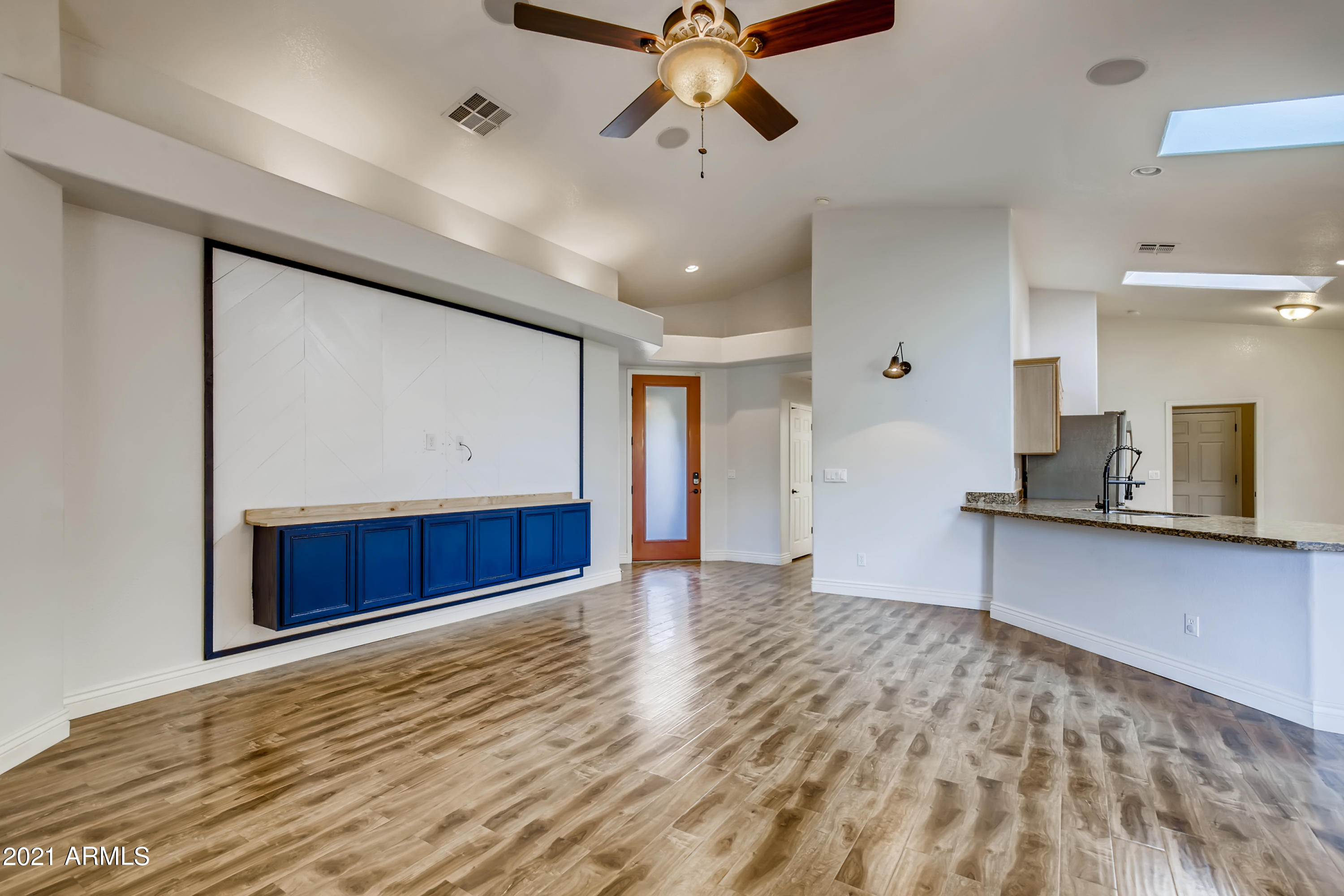 3240 East Fremont Road Phoenix, AZ 85042 - Photo 8 of 33 15 Living Room