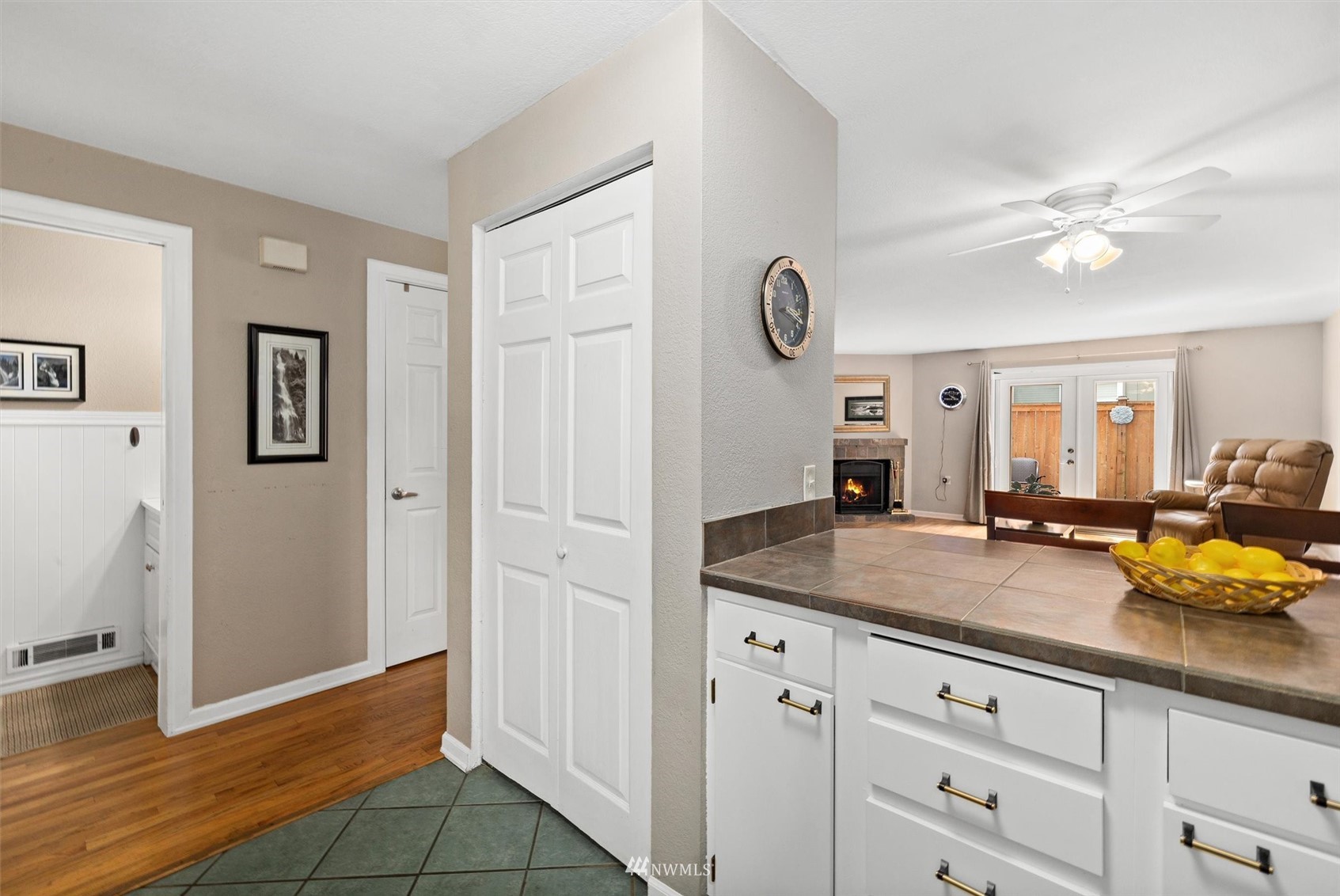 7740 196th Street Southwest, Unit 12 Edmonds, WA 98026 - Photo 8 of 28 Gallery Image 8