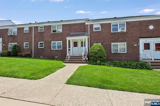 $299,000 | 461 Heath Place, Unit 23, Hackensack, NJ 07601