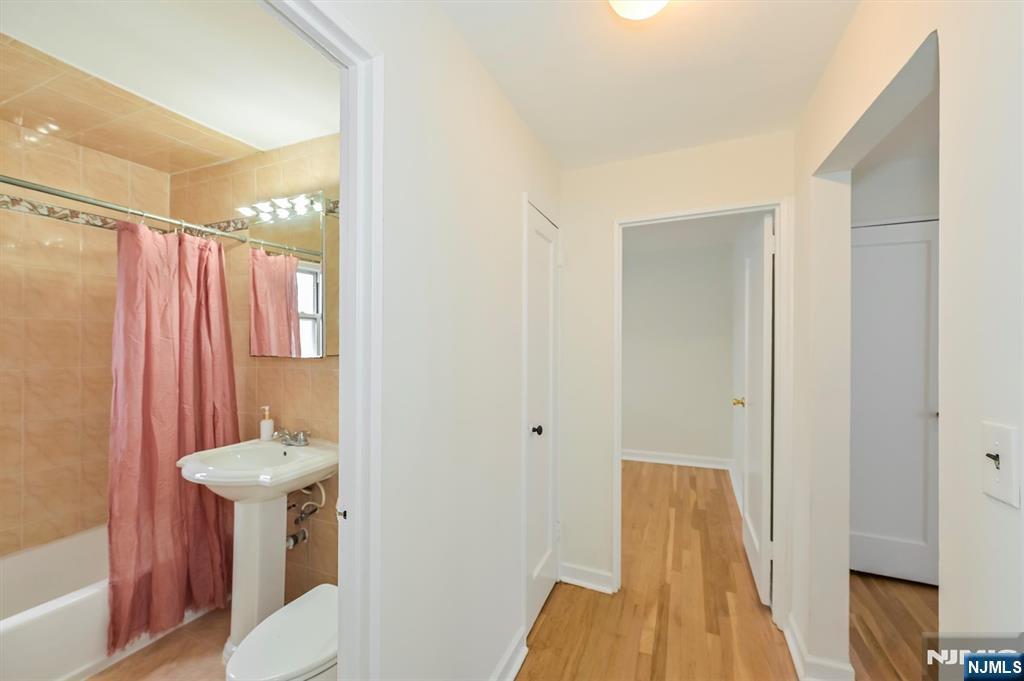 461 Heath Place, Unit 23 Hackensack, NJ 07601 - Photo 19 of 28