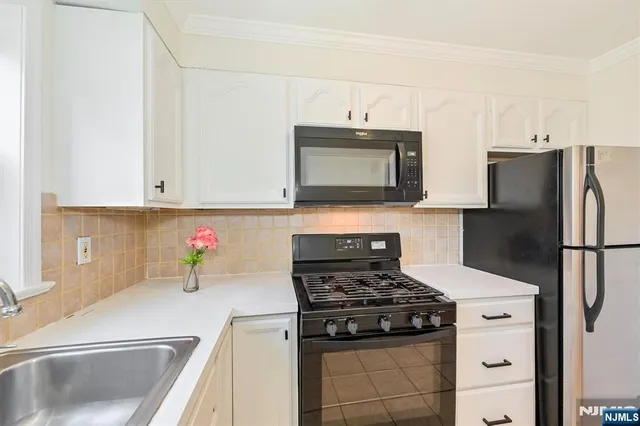 $299,000 | 461 Heath Place, Unit 23, Hackensack, NJ 07601