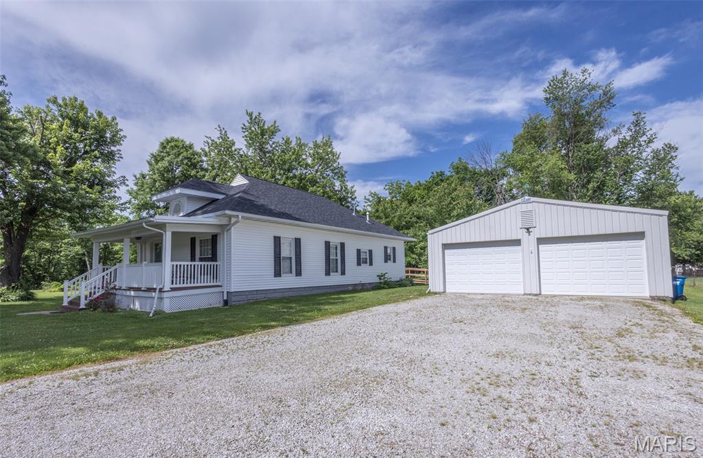 113 Judy Street Perry, MO 63462 - Photo 2 of 30