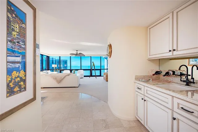 $3,588,000 | 4751 Gulf Shore Boulevard North, Unit PH8, Naples, FL 34103