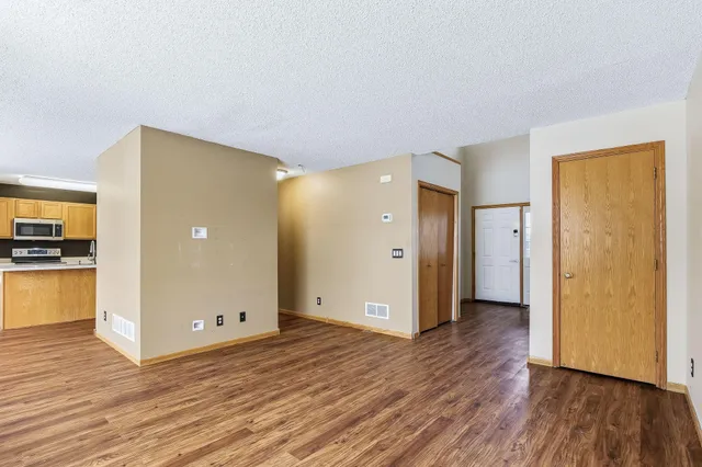 $200,000 | 10385 64th Street Northeast, Albertville, MN 55301