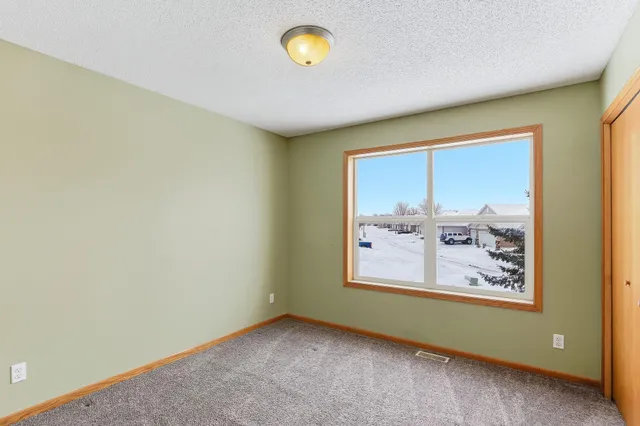 $200,000 | 10385 64th Street Northeast, Albertville, MN 55301