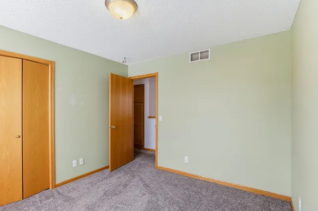 $200,000 | 10385 64th Street Northeast, Albertville, MN 55301