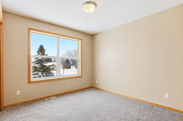 $200,000 | 10385 64th Street Northeast, Albertville, MN 55301