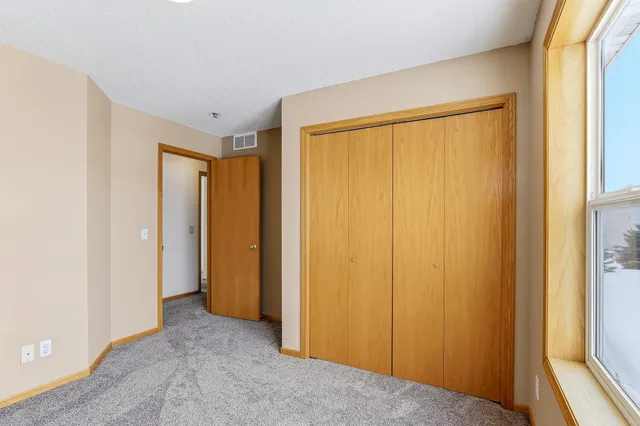 $200,000 | 10385 64th Street Northeast, Albertville, MN 55301