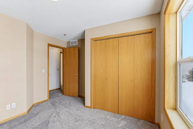 $200,000 | 10385 64th Street Northeast, Albertville, MN 55301