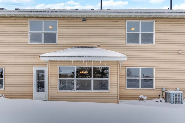 $200,000 | 10385 64th Street Northeast, Albertville, MN 55301