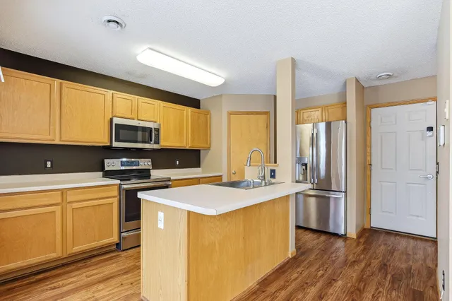 $200,000 | 10385 64th Street Northeast, Albertville, MN 55301