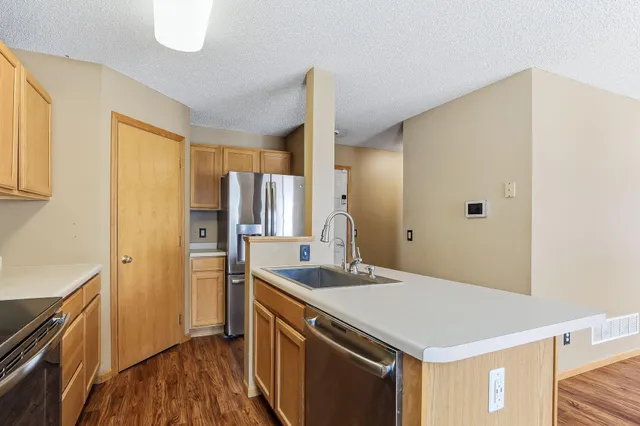 $200,000 | 10385 64th Street Northeast, Albertville, MN 55301