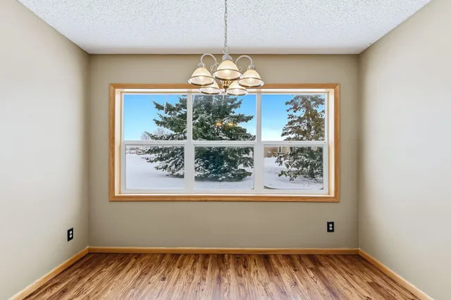 $200,000 | 10385 64th Street Northeast, Albertville, MN 55301