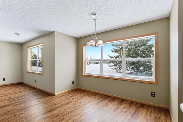 $200,000 | 10385 64th Street Northeast, Albertville, MN 55301