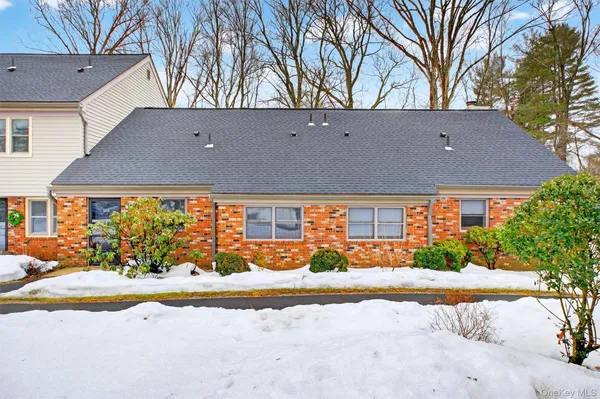 $2,600 | 180 Heritage, Unit E, Somers, NY 10589