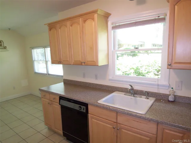 $2,600 | 180 Heritage, Unit E, Somers, NY 10589