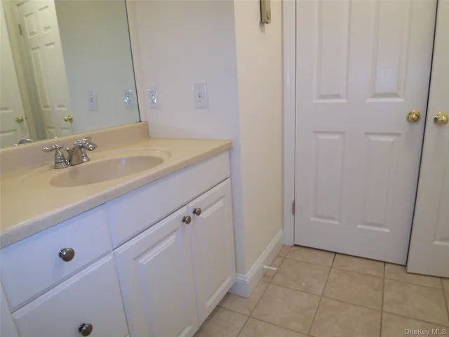 $2,600 | 180 Heritage, Unit E, Somers, NY 10589