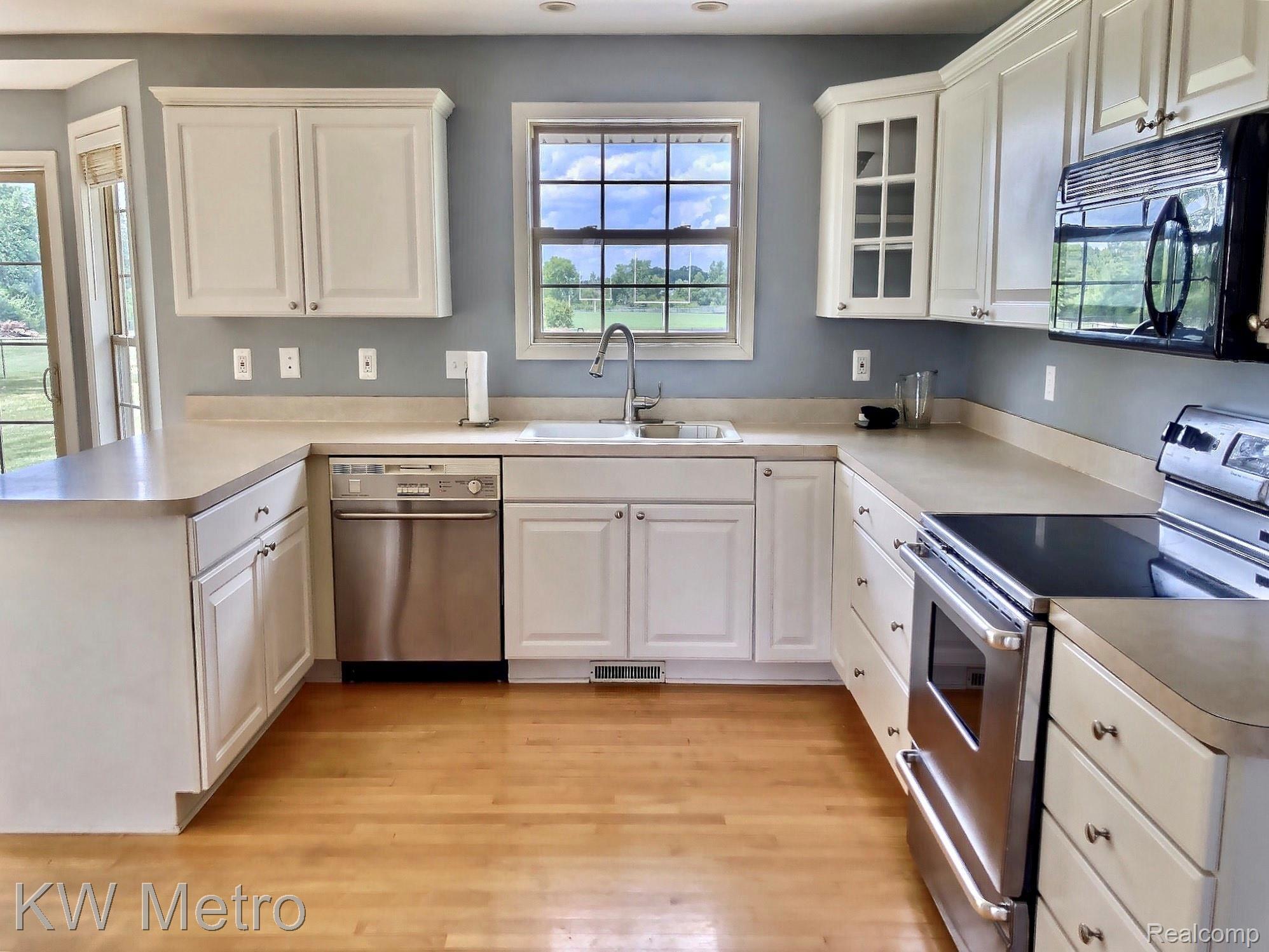 1421 Reid Road Grand Blanc, MI 48439 - Photo 4 of 32 Kitchen 1