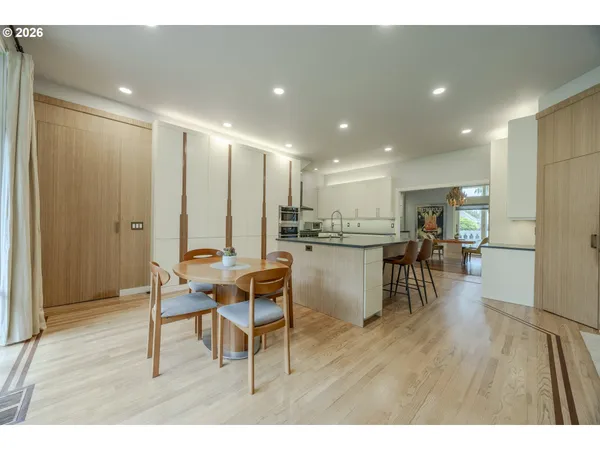 $1,700,000 | 1564 Regency Drive, Eugene, OR 97401