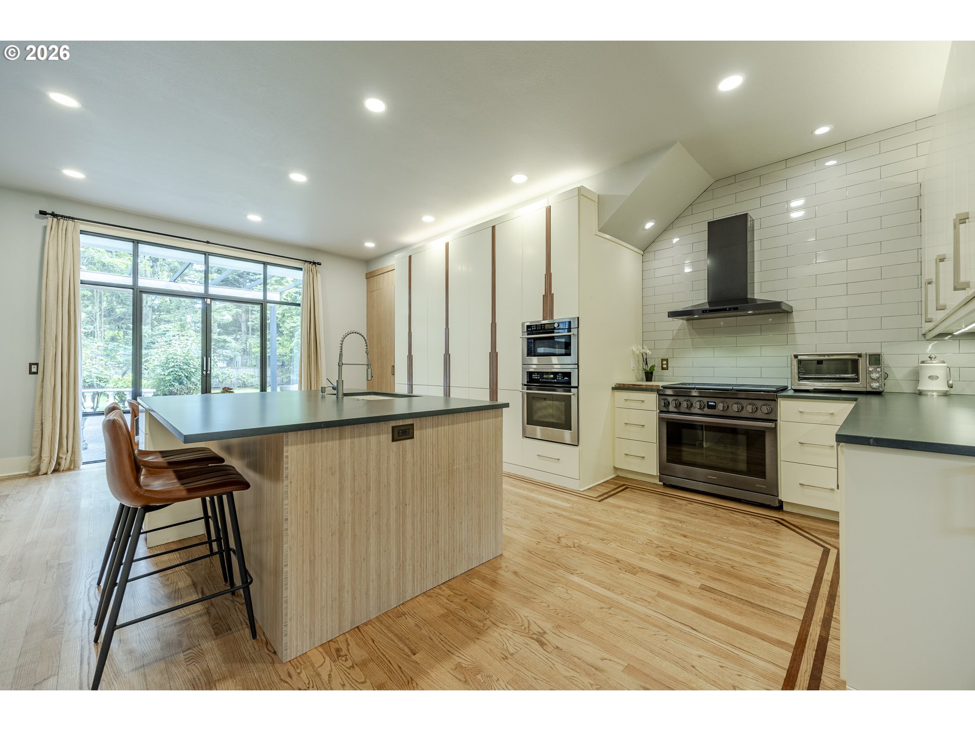 1564 Regency Drive Eugene, OR 97401 - Photo 23 of 48