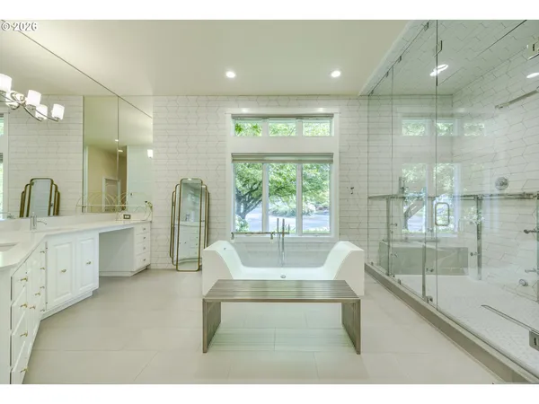 $1,700,000 | 1564 Regency Drive, Eugene, OR 97401