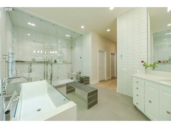 $1,700,000 | 1564 Regency Drive, Eugene, OR 97401