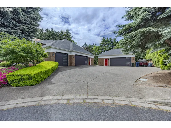 $1,700,000 | 1564 Regency Drive, Eugene, OR 97401