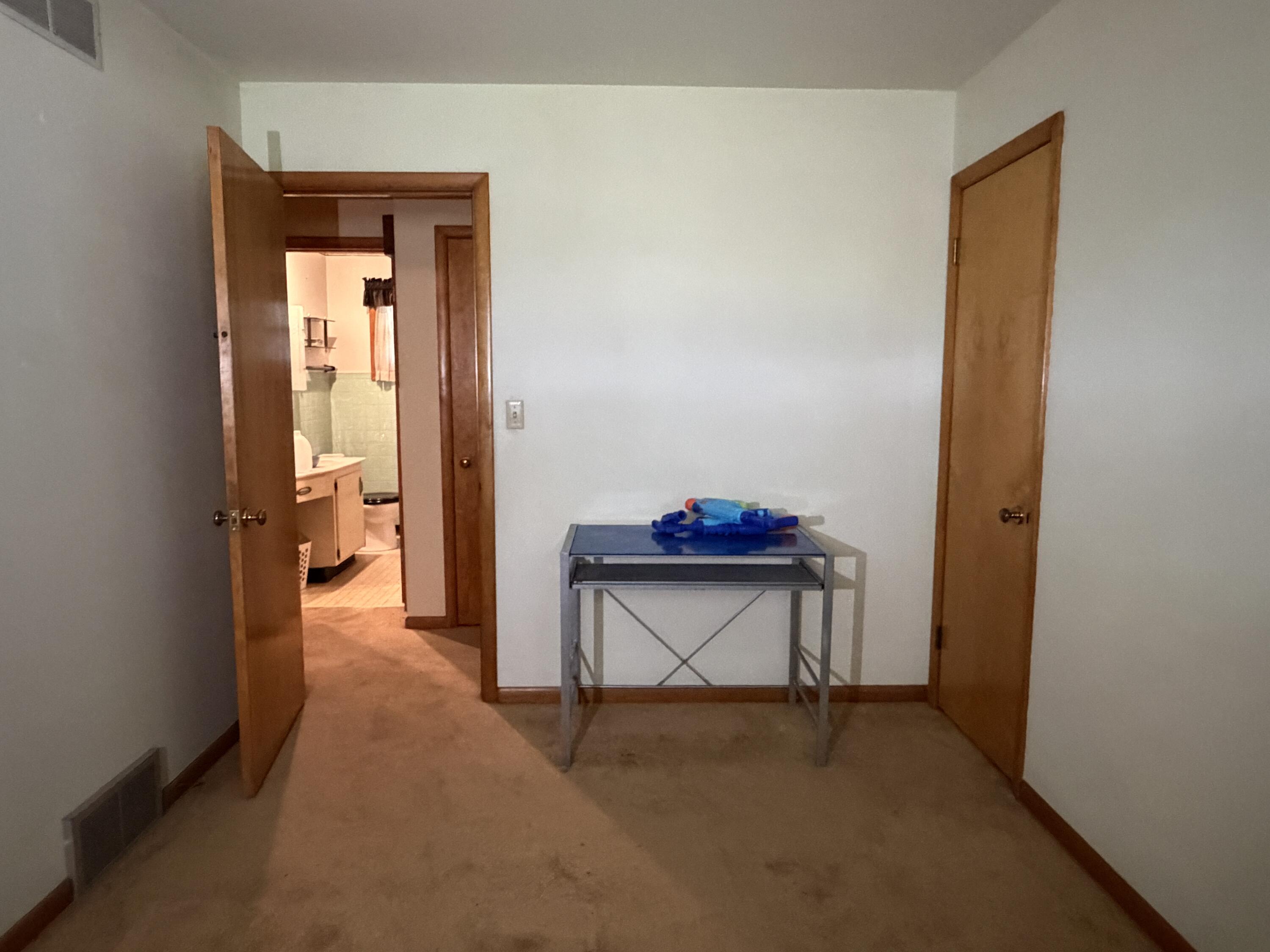 5713 West Calumet Road Milwaukee, WI 53223 - Photo 32 of 90 IMG_6610