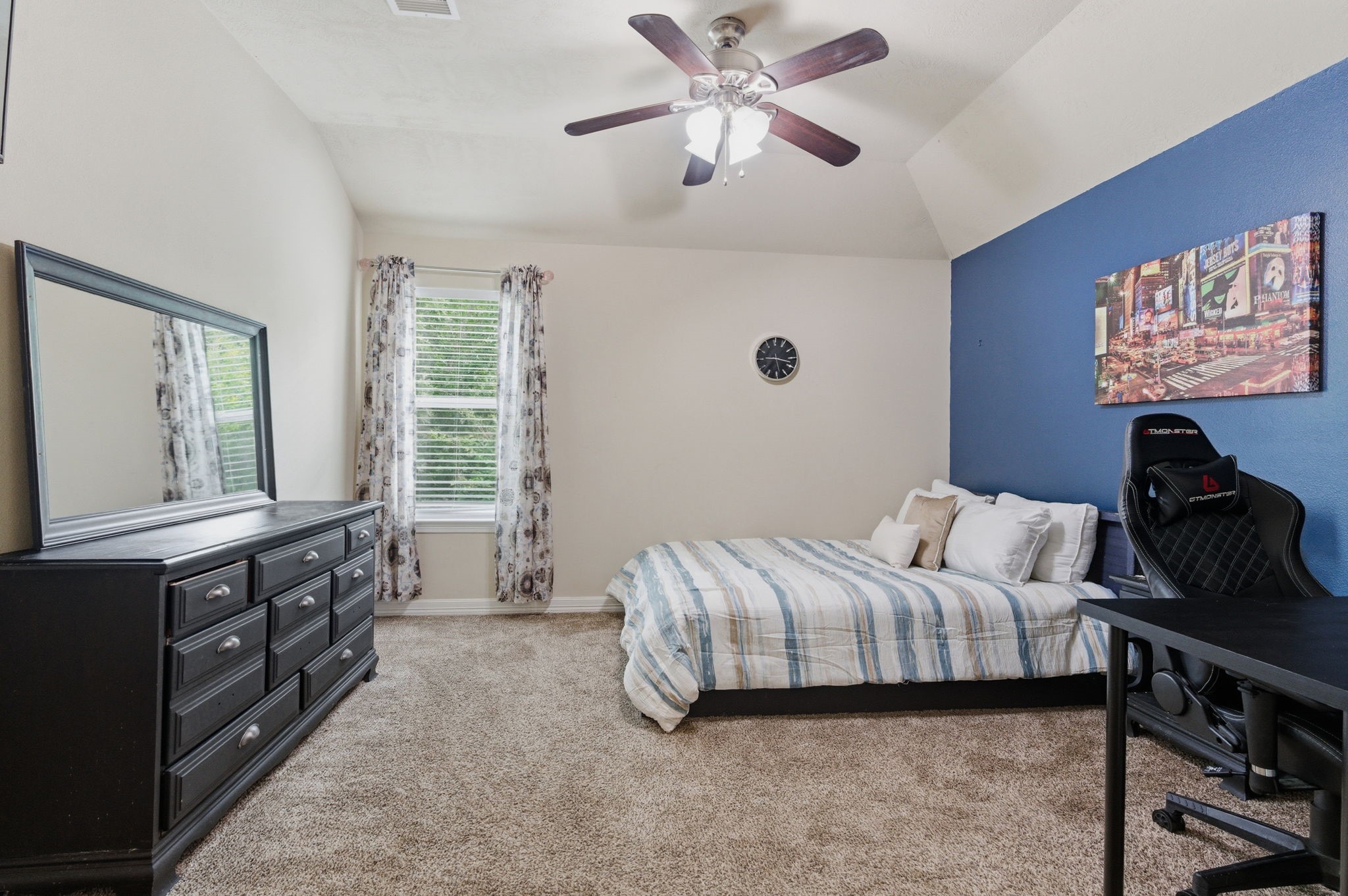 1737 Round Oak Lane Conroe, TX 77304 - Photo 20 of 39 Secondary bedrooms offer ample space for comfort.