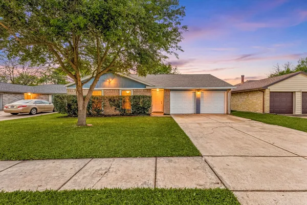 $269,000 | 2781 Glen Haven Drive, League City, TX 77573