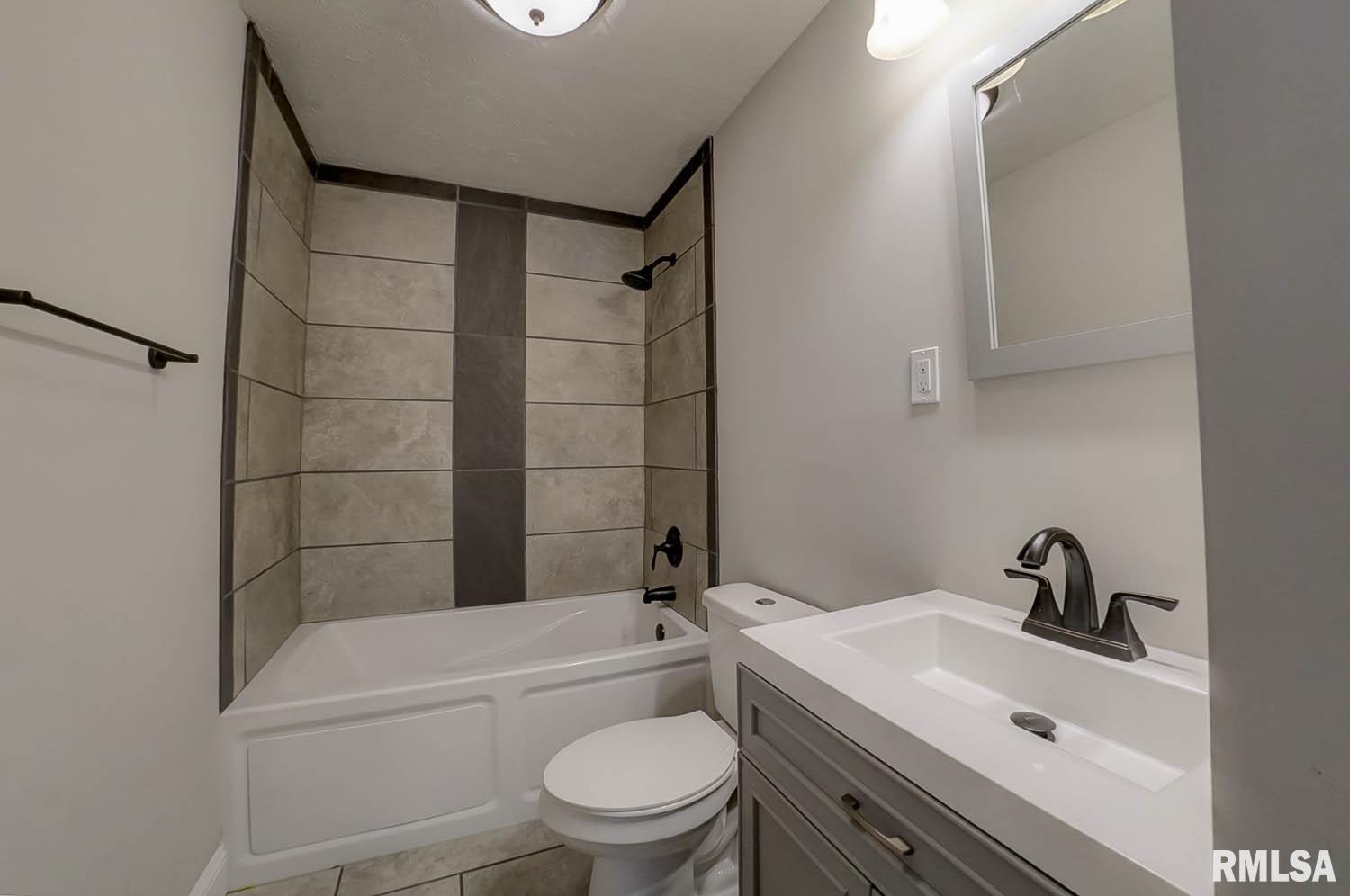 520 Sattley Street Rochester, IL 62563 - Photo 17 of 47