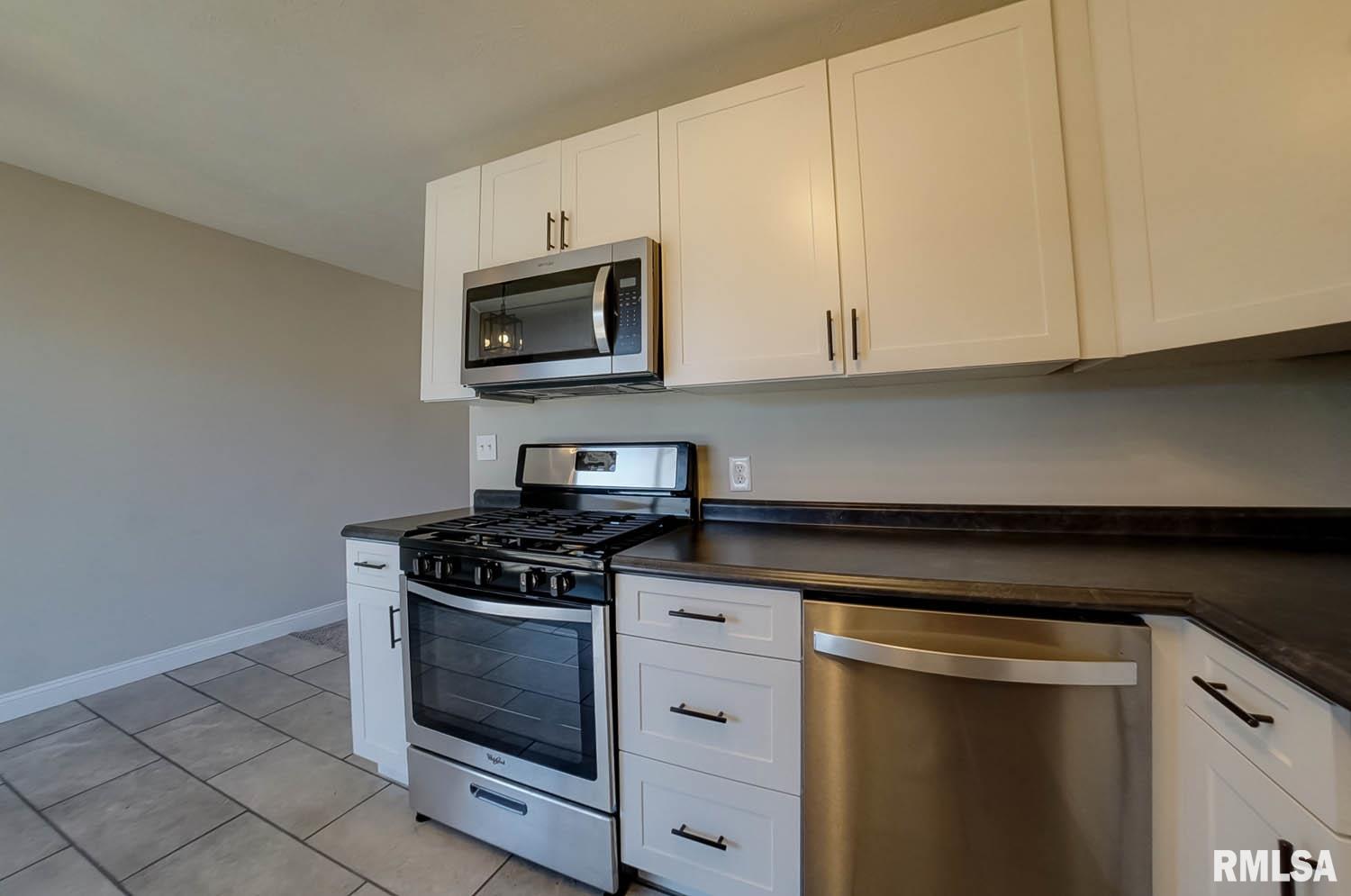 520 Sattley Street Rochester, IL 62563 - Photo 6 of 47