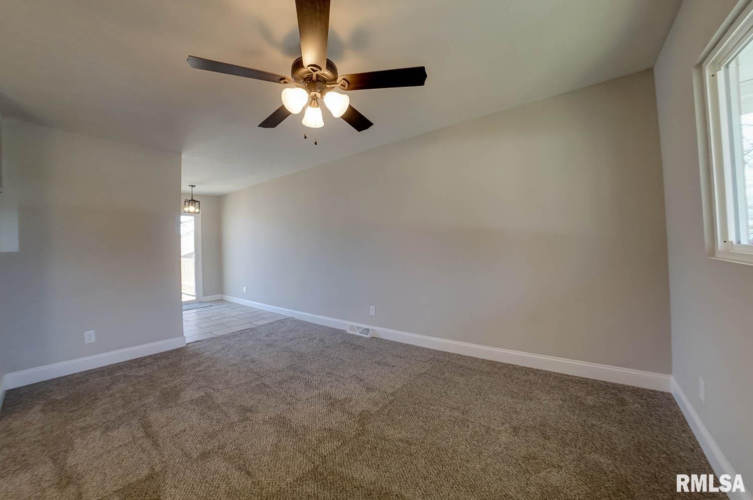 520 Sattley Street Rochester, IL 62563 - Photo 10 of 47