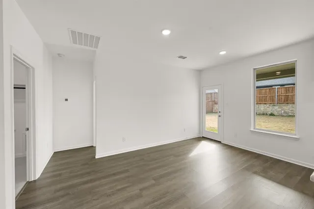 $324,990 | 110 Honey Bee Drive, Cleburne, TX 76031