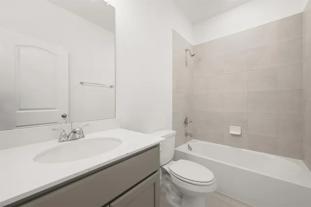 $324,990 | 110 Honey Bee Drive, Cleburne, TX 76031