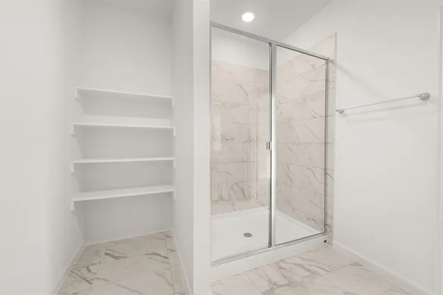 $324,990 | 110 Honey Bee Drive, Cleburne, TX 76031